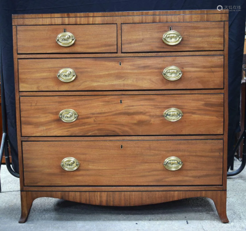 A Georgian five drawer splayed feet chest of drawers JN