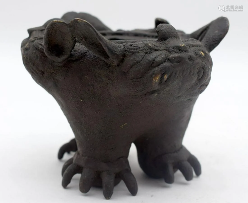 A Chinese bronze censer in the form of a beast 9 x 12cm