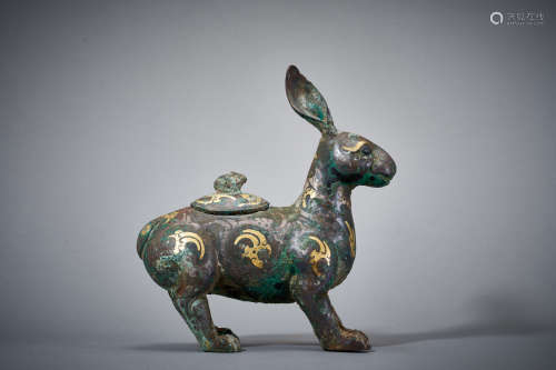 HAN DYNASTY,BEAST-SHAPED DEVICE WITH GOLD AND SILVER INLAID