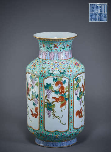 QING DYNASTY, ENAMEL PAINTED GOLD-TRACED VASE