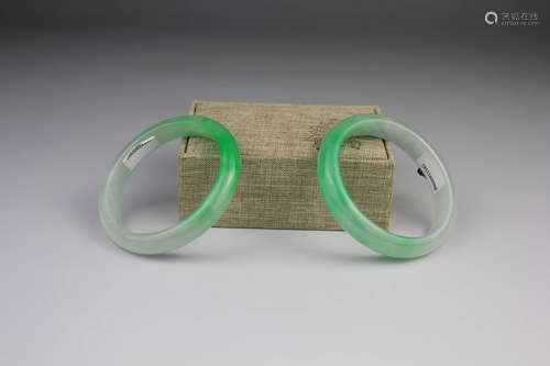 A Pair of Green Jadite Bangle