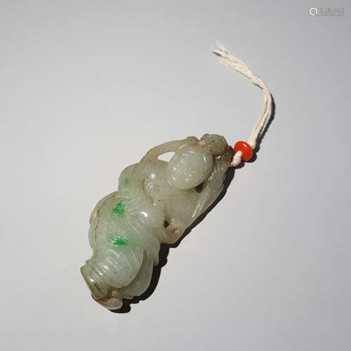 A Carved Toad Jade Pendant