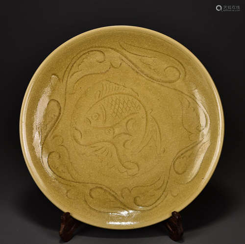 A Yaozhou Kiln Fish Carved Porcelain Plate