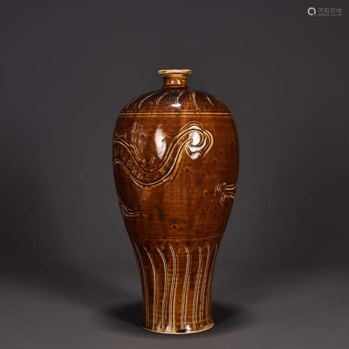 A Zi Ding Yao Dragon Pattern Porcelain Plum Bottle