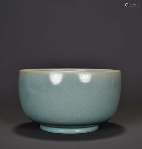 A Ru Kiln Celadon Glazed Porcelain Bowl