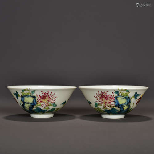 A Pair Of Famille Rose Chryanthemum Porcelain Bowl