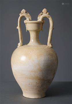 A CHINESE WHITE GLAZED AMPHORA  TANG DYNASTY (618-907)
