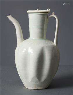 A CHINESE QINGBAI LOBED COVERED EWER  SONG DYNASTY (960-1279...