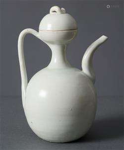 A CHINESE QINGBAI DOUBLE GOURD-FORM EWER  NORTHERN SONG DYNA...