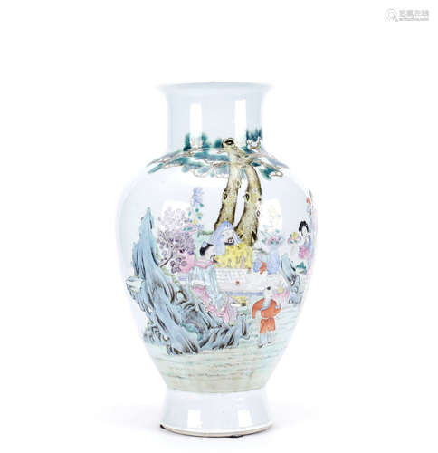 chinese famille rose porcelain vase