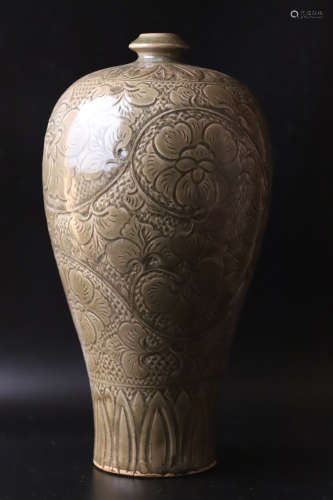 A Yaozhou Kiln Flower Pattern Pocelain Vase