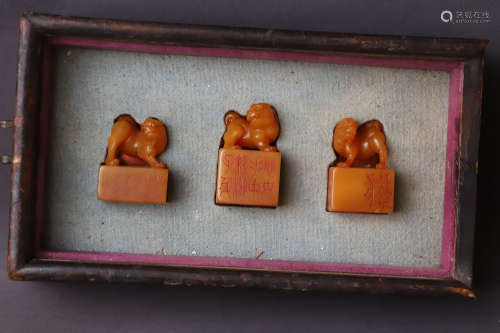 A Group of Three Carved Beast Shoushan Stone Seal