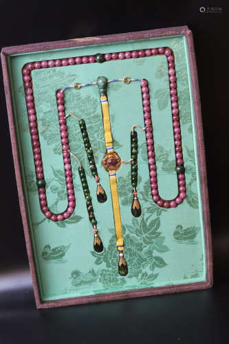 A Tourmaline Beads Necklace