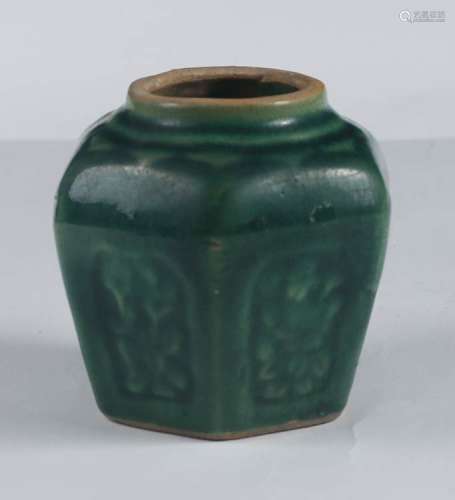 绿釉印花罐