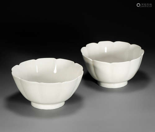 A Pair of Ding Kiln Bowl from Song