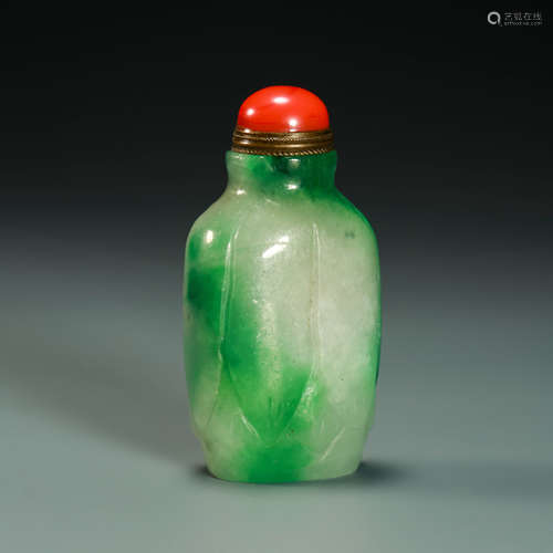 Green Jade Snuff Bottle from Qing