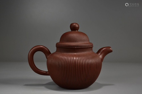 A ZISHA TEAPOT BY GU JINGZHOU