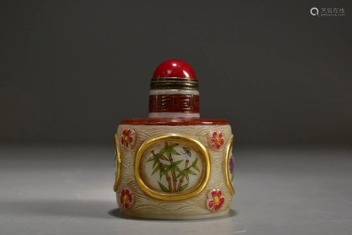 A PAINTED SNUFF BOTTLE