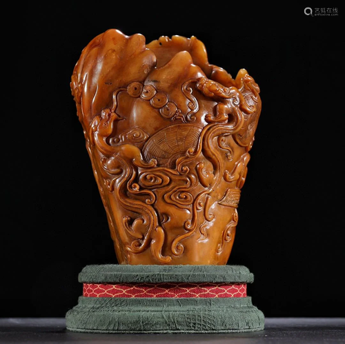 A CARVED TIANHUANG STONE DRAGON BRUSH POT