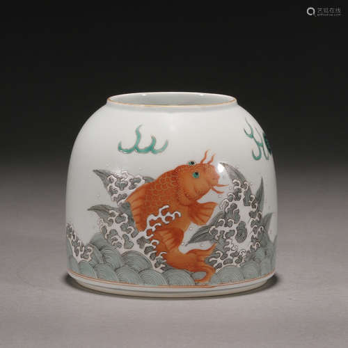 Qing Dynasty, pastel arowana pattern vase