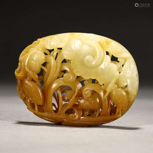 Ancient high relief hollowed Hetian jade accessories