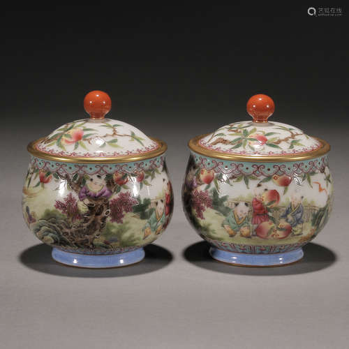 Enamel colored figure tea canister