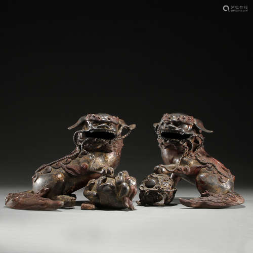 A pair of bronze lions, Qing Dynasty