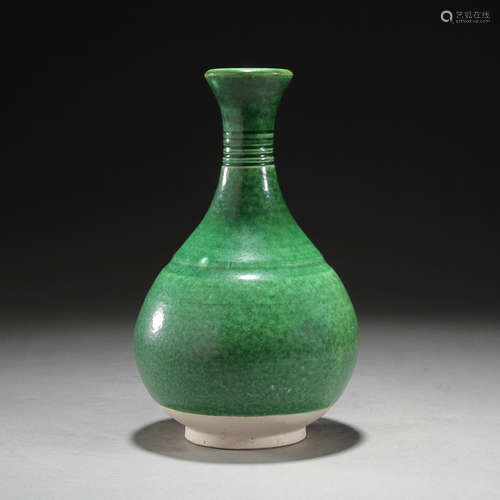 Ancient jade vase with green glaze