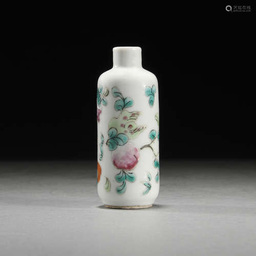 Enamel flower snuff bottle