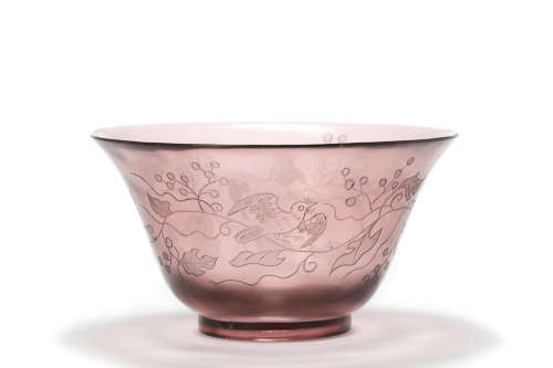 DECORATED GLASS GRAPEVINE BOWL