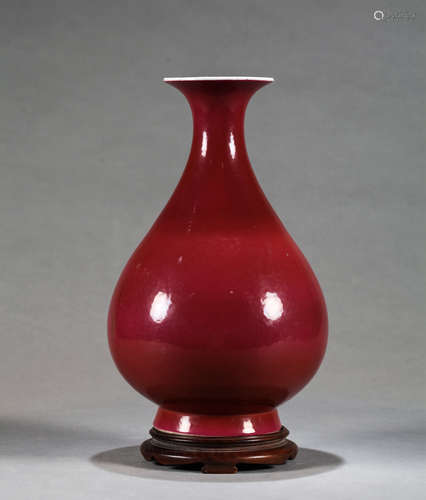 A SACRIFICIAL RED GLAZE VASE, WITH QIANLONG MARK