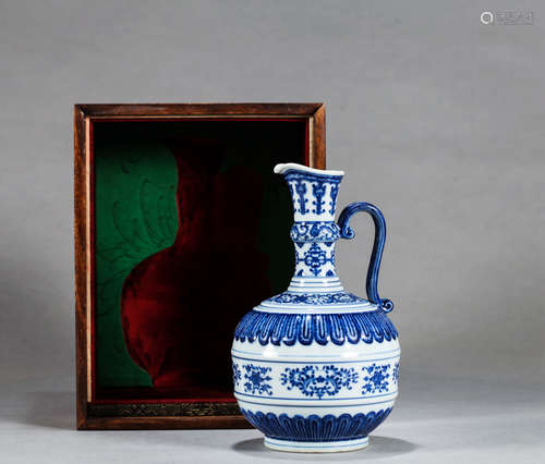 A BLUE AND WHITE EIGHT TREASURES WATER POT, WITH Y