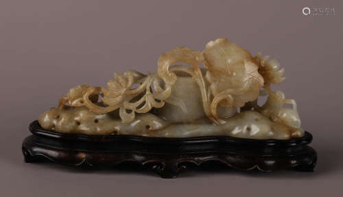 CHINESE CELADON JADE CARVED ORNAMENT