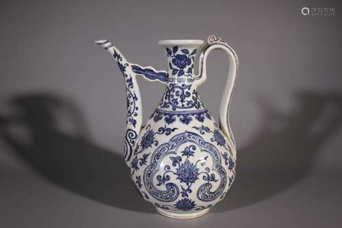 CHINESE BLUE WHITE PORCELAIN WINE EWER