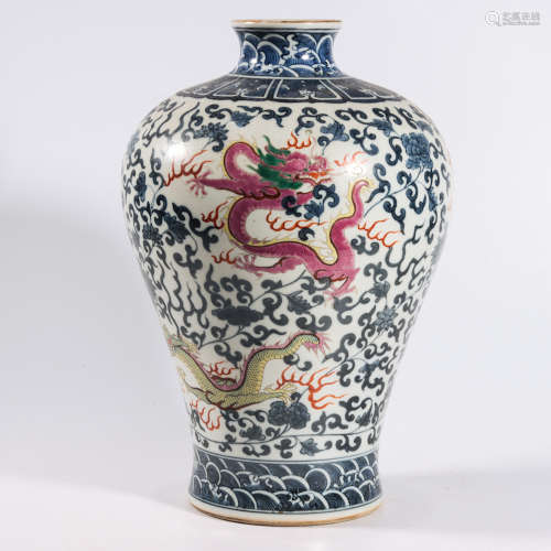 A DOUCAI ‘NINE DRAGONS’ MEIPING VASE