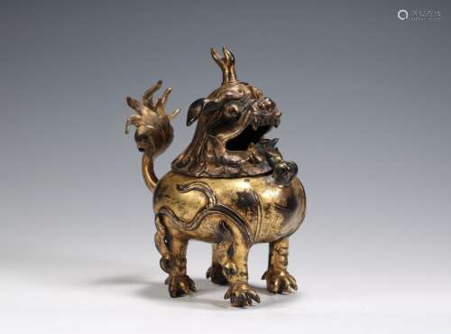 CHINESE GILT BRONZE BEAST COVER CENSER