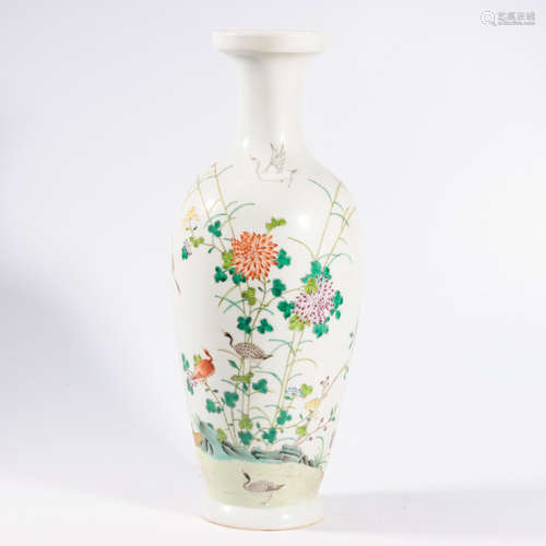 A FAMILLE ROSE ‘FLOWER AND BIRD’ DISH-TOP VASE