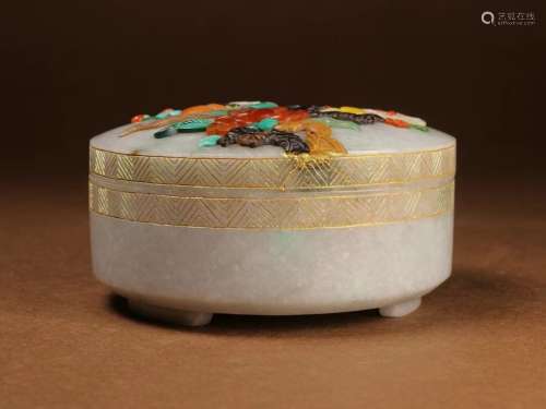 CHINESE JADEITE CARVED COVER BOX WITH INLAID