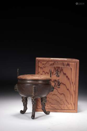 CHINESE BRONZE TRIPOD CENSER, WITH COVER