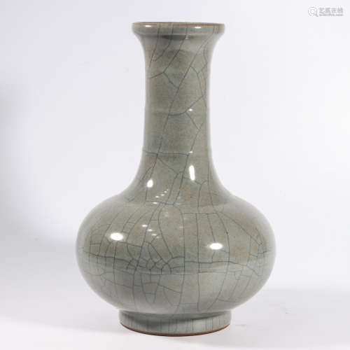 A GE TYPE STRING GLOBULAR VASE