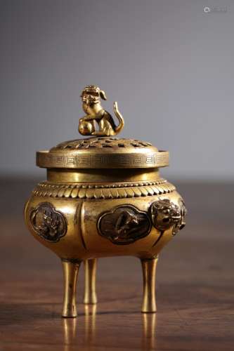 CHINESE GILT BRONZE FOOLION COVER CENSER