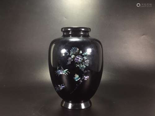 CHINESE LACQUER WOOD VASE