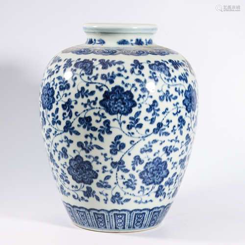 A BLUE AND WHITE 'INTERLOCKING LOTUS’ JAR