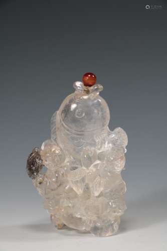 CHINESE CRYSTAL CARVED FISH SNUFF BOTTLE