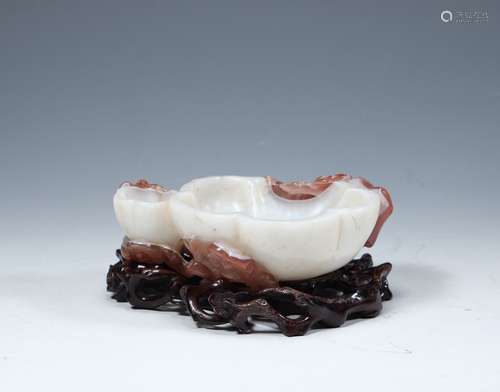 CHINESE AGATE CARVED BRUSH WASHER