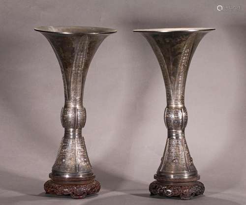 A PAIR OF MING DYNASTY SILVER FLOWER VASE