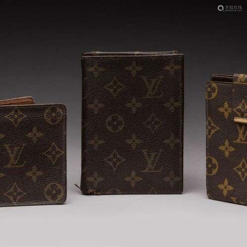 LOUIS VUITTON - Ensemble de trois PORTE CARTE et DOCUMENT. 1...