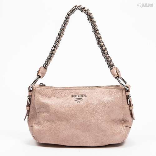 PRADA - SAC porté épaule en cuir rose clair brillant, chaine...