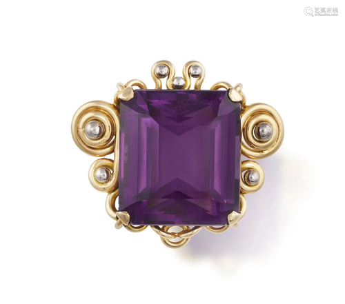 A RETRO AMETHYST BROOCH, CIRCA 1940 Composed of a