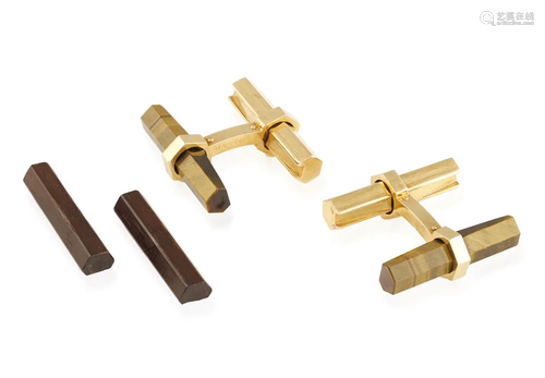 A PAIR OF INTERCHANGEABLE BATON CUFFLINKS, BY CARTIER,